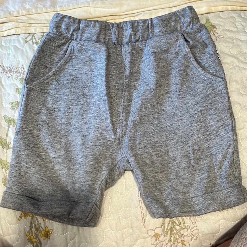 Super cute miles sweatshorts